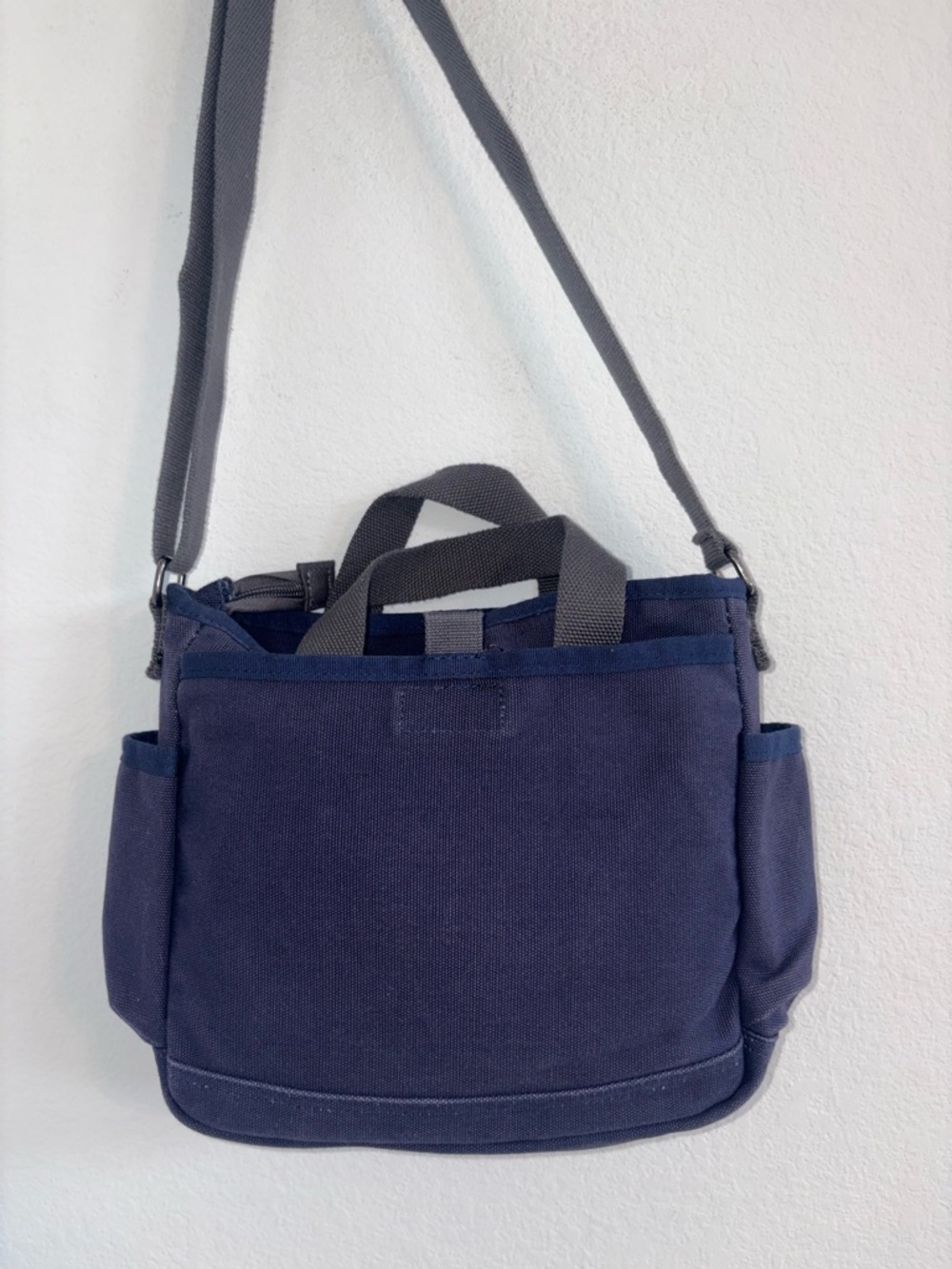 Duluth Trading Co Heritage Canvas Travel Sling Bag Navy - Picture 7 of 12